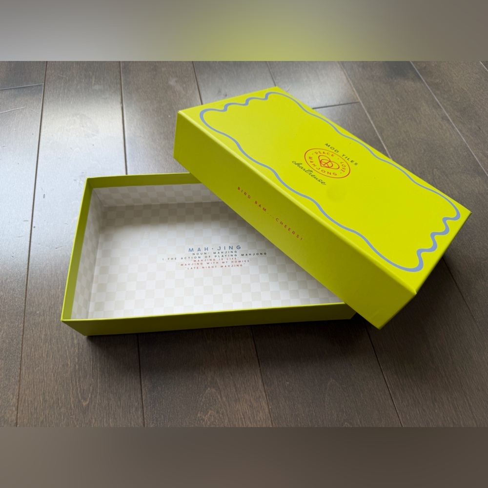 Mod Tiles Mahjong Set - Chartreuse Box - Picture 3 of 8